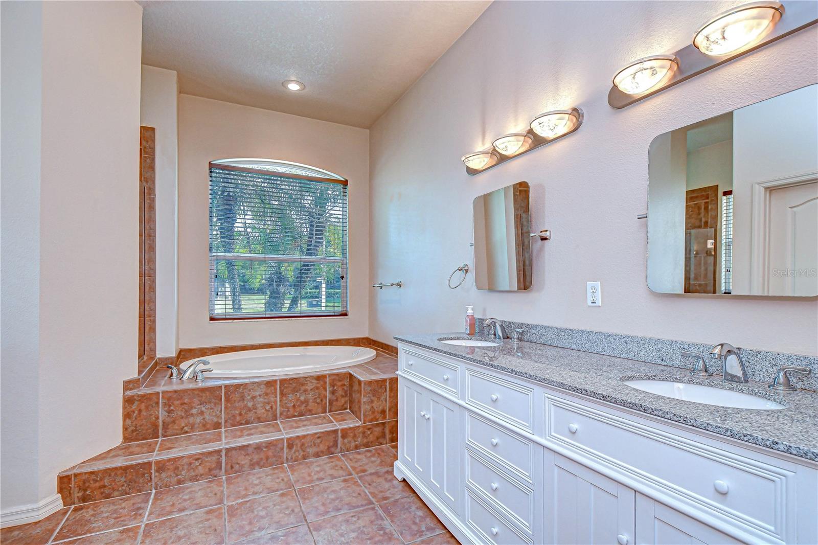 NORTHDALE GOLF CLB SEC D UN 3 - Residential