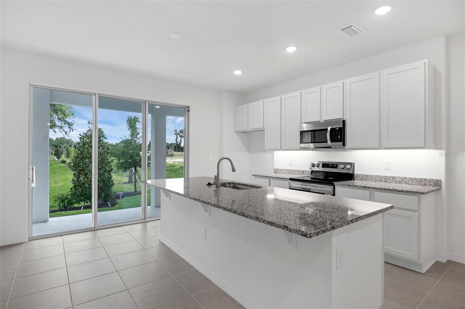 702 FLORIDA ELM COURT
