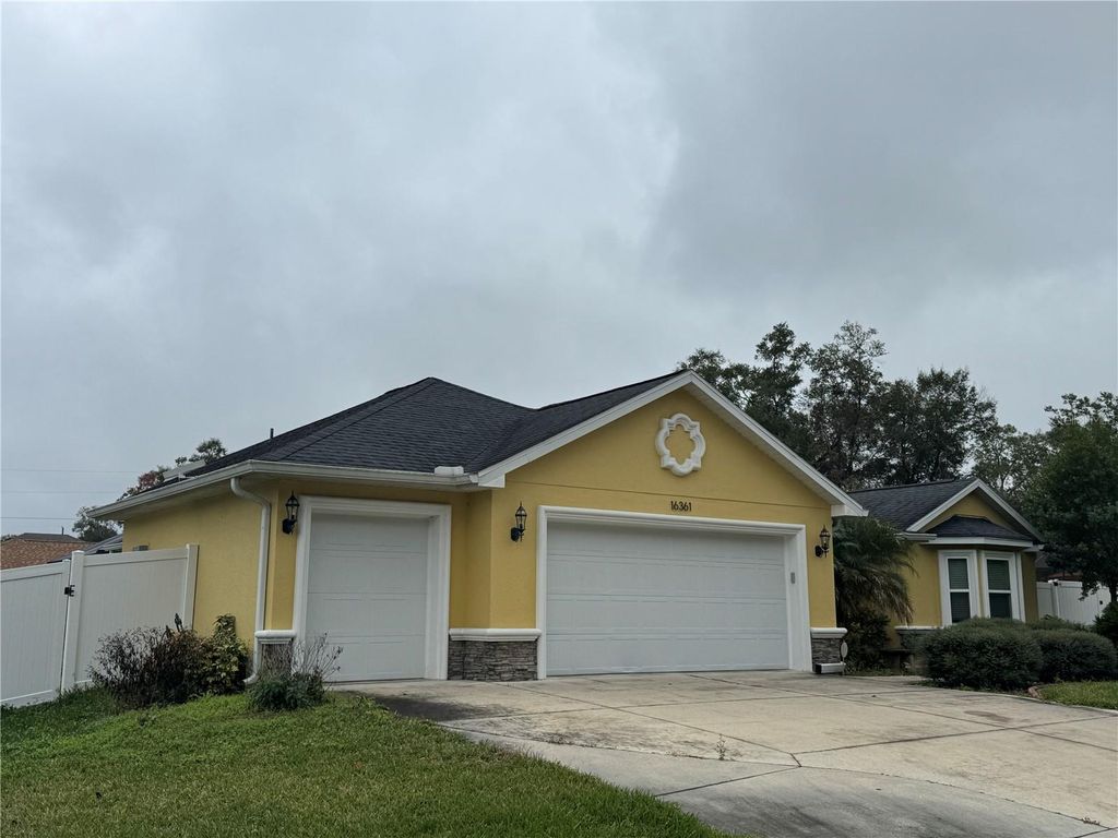 Photo of 16361 SE 80th Terrace, Summerfield, FL 34491 (MLS # O6370798)