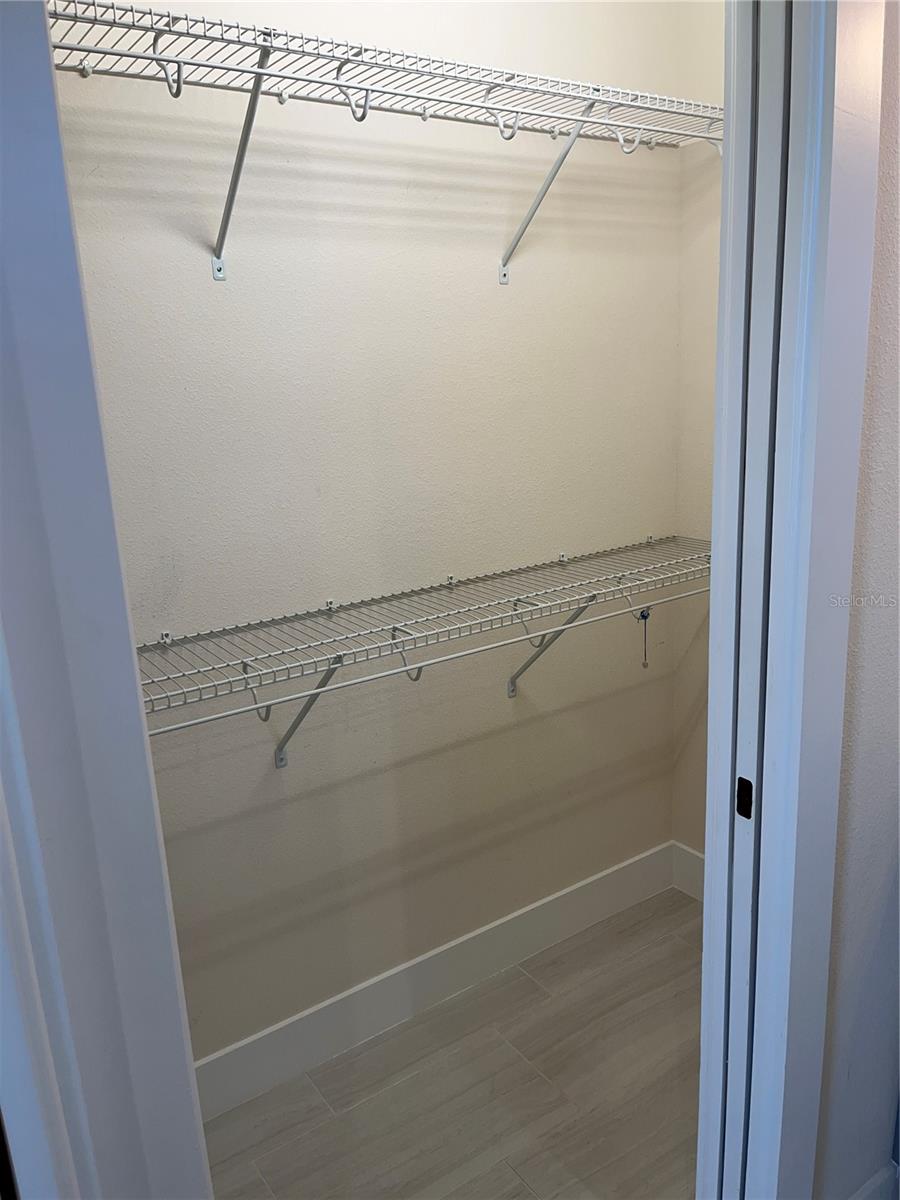 LAKESHORE - Residential