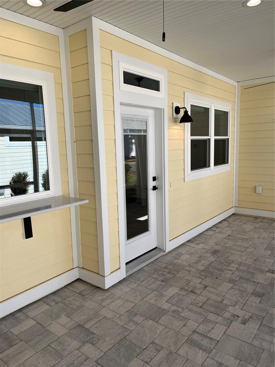 LAKESHORE - Residential