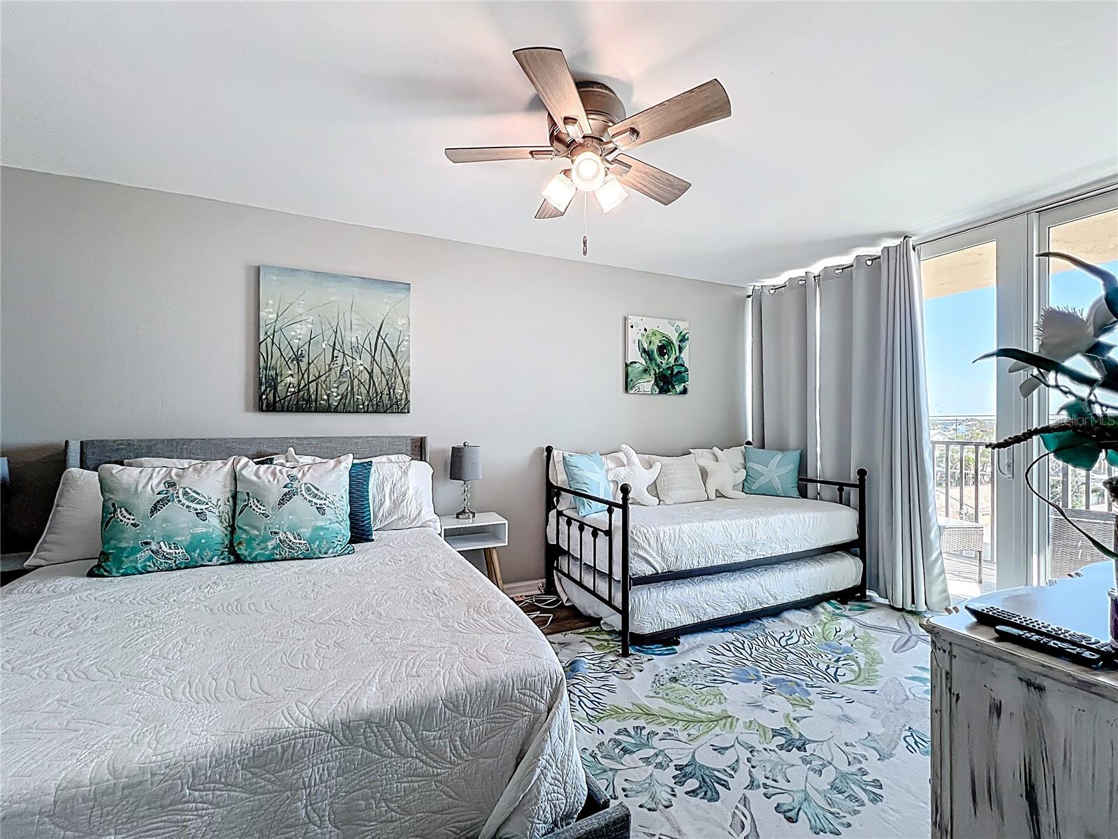 TRILLIUM CONDO THE - Residential