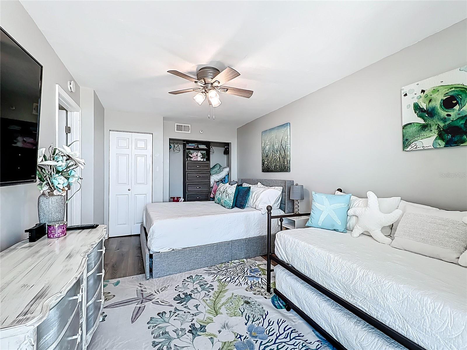 TRILLIUM CONDO THE - Residential
