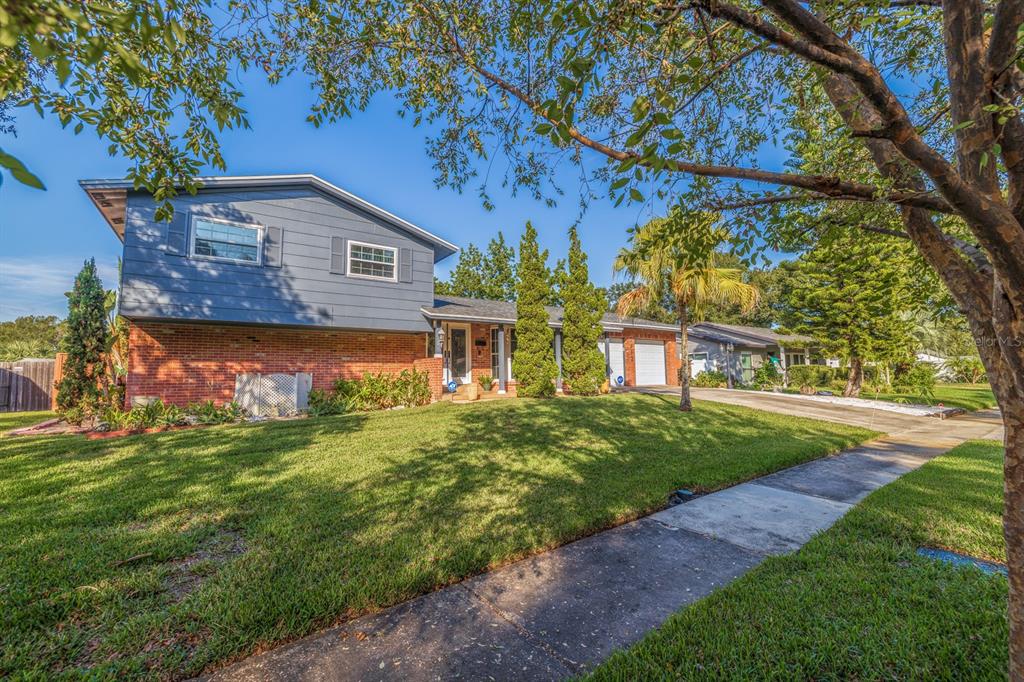 Photo 6 of 59 of 7112 PAT BOULEVARD house