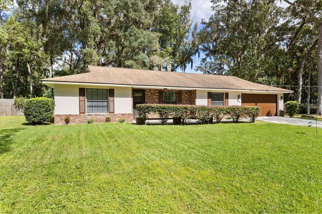 Photo of 2323 SE 40th Street Road, Ocala, FL 34480 (MLS # S5136848)
