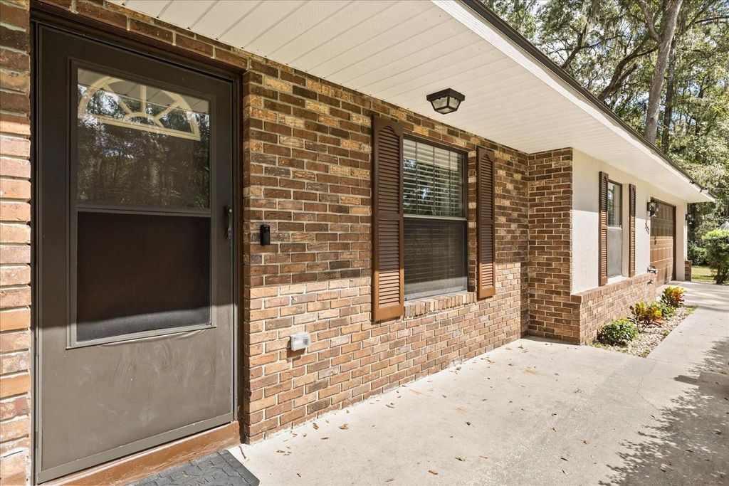 Photo of 2323 SE 40th Street Road, Ocala, FL 34480 (MLS # S5136848)
