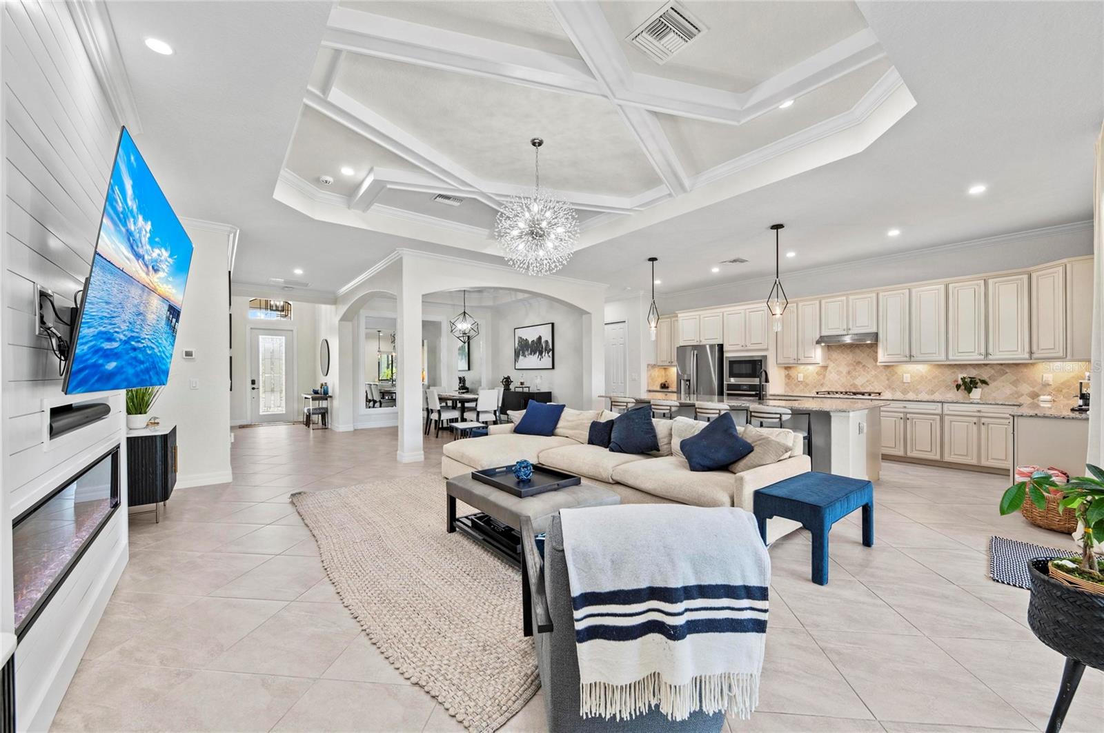 LAKEWOOD NATIONAL GOLF CULB PH II - Residential