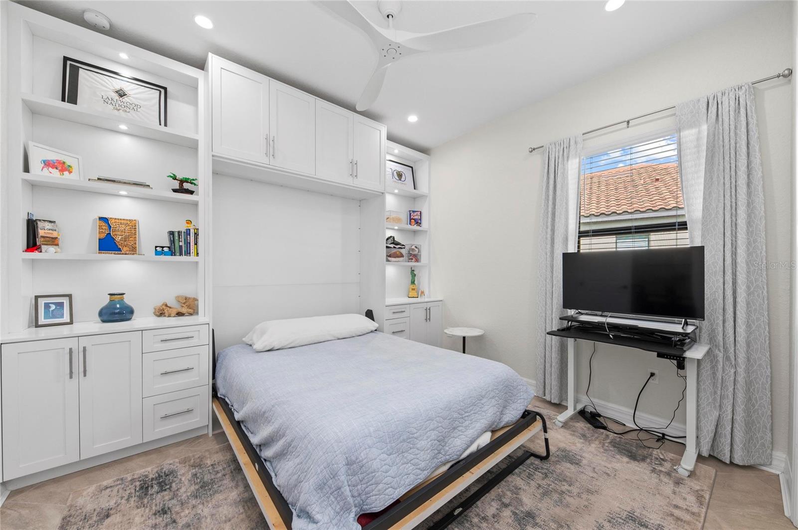 LAKEWOOD NATIONAL GOLF CULB PH II - Residential