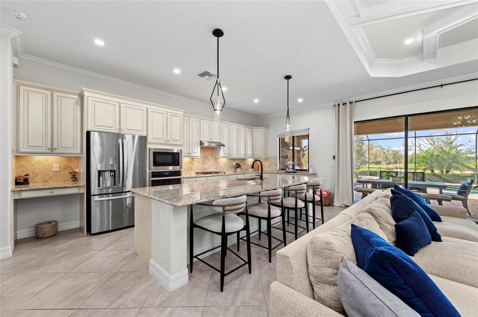 LAKEWOOD NATIONAL GOLF CULB PH II - Residential