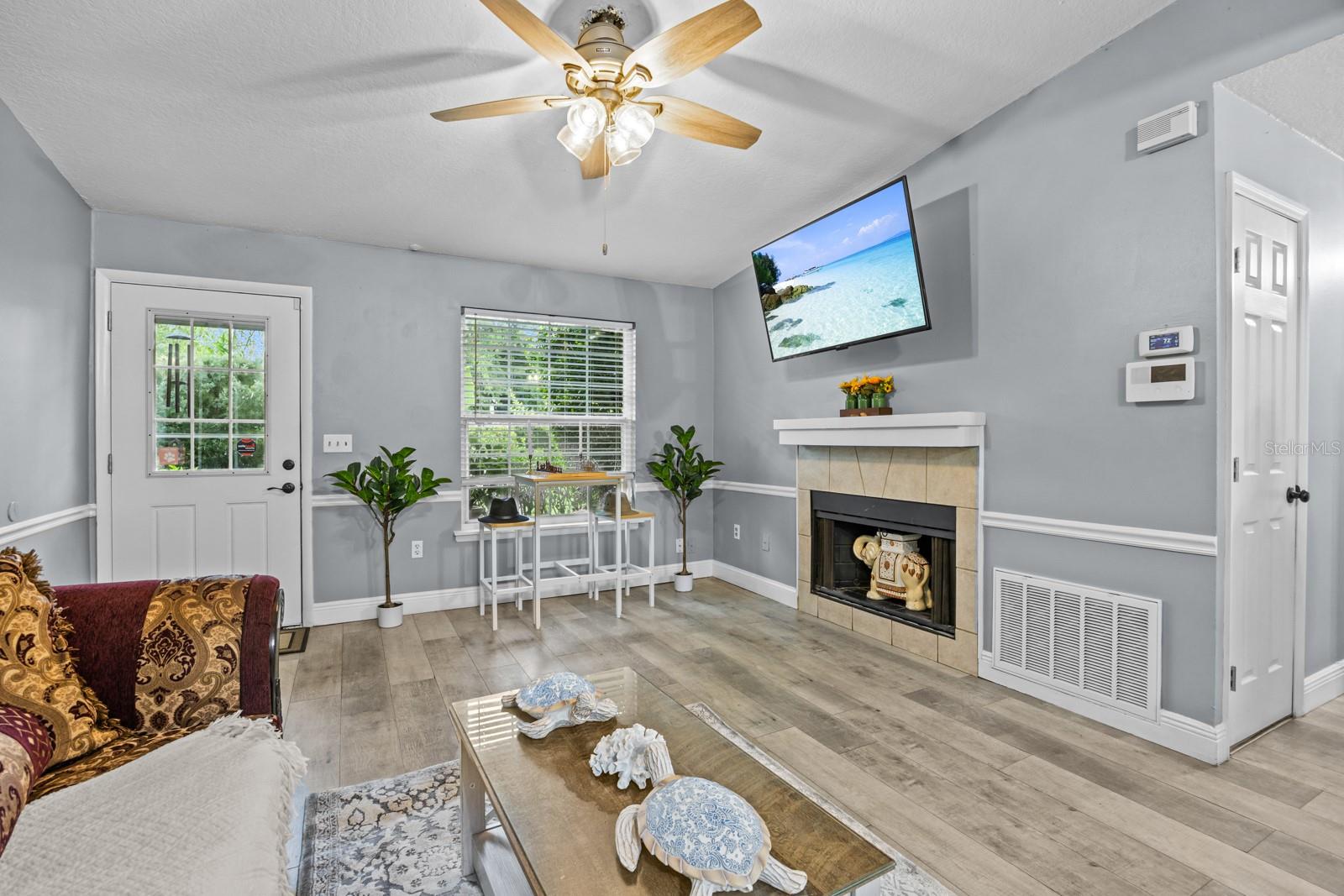 1131 CARLSON DRIVE