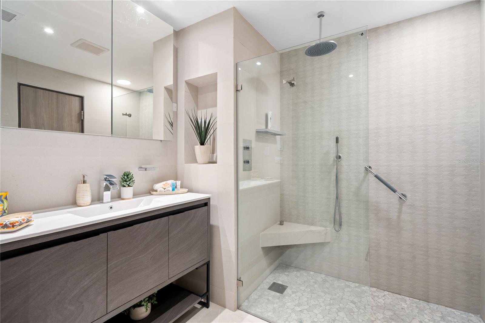 LAS CASITAS VILLAGE 1 - Residential