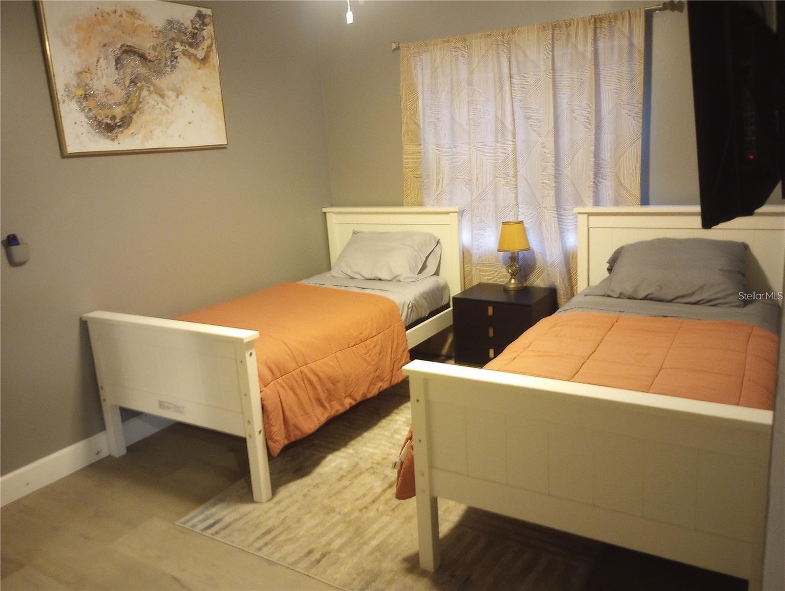 TEMPLE OAKS II - Residential Lease