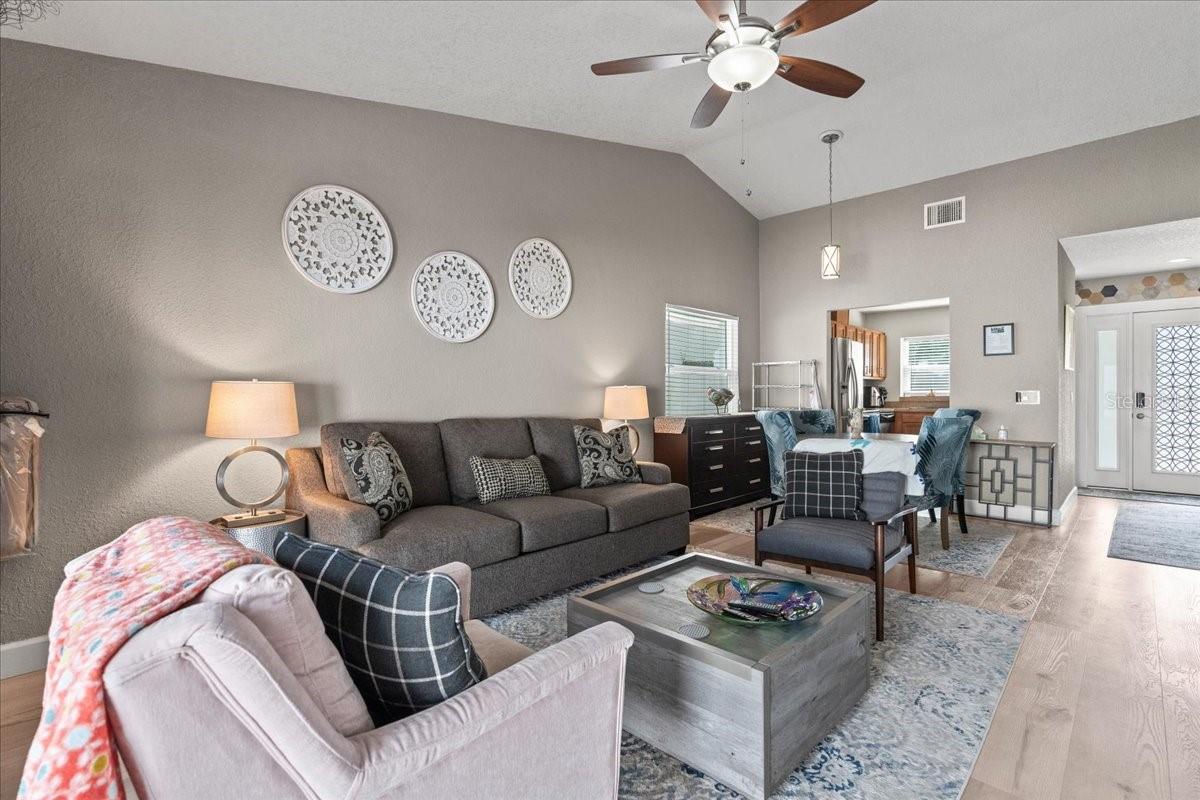 TEMPLE OAKS II - Residential Lease