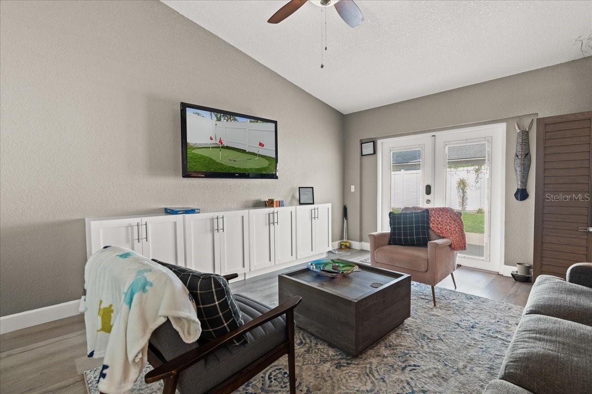 TEMPLE OAKS II - Residential Lease