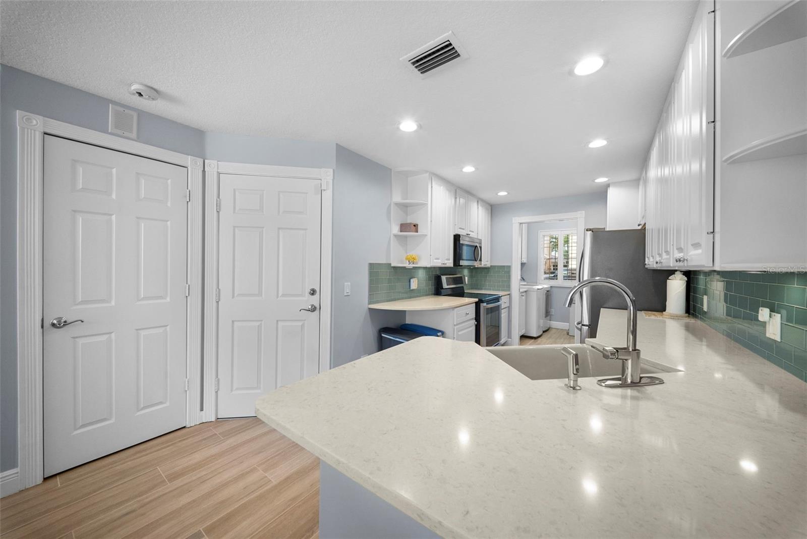 VILLAGEWALK - Residential