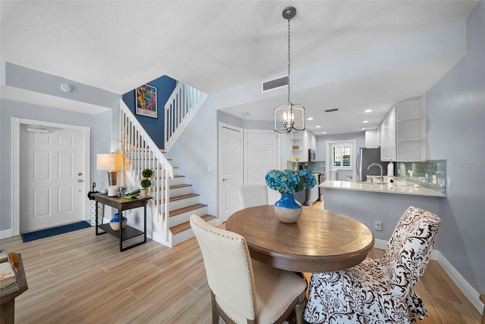 VILLAGEWALK - Residential