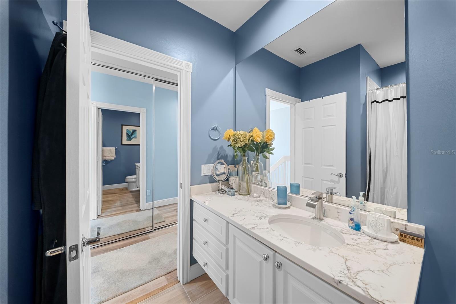 VILLAGEWALK - Residential