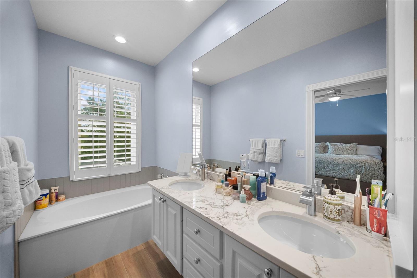 VILLAGEWALK - Residential