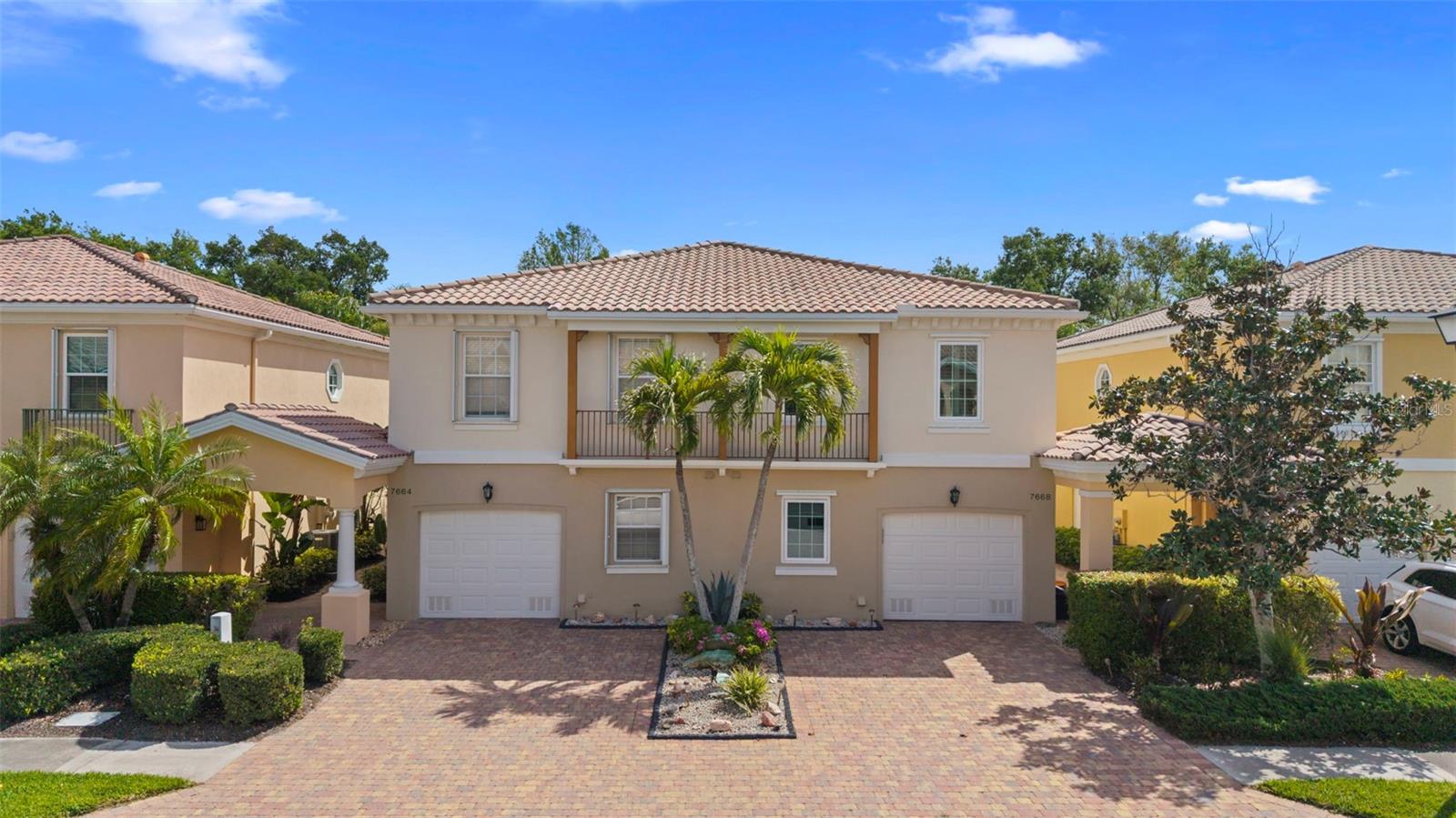 VILLAGEWALK - Residential