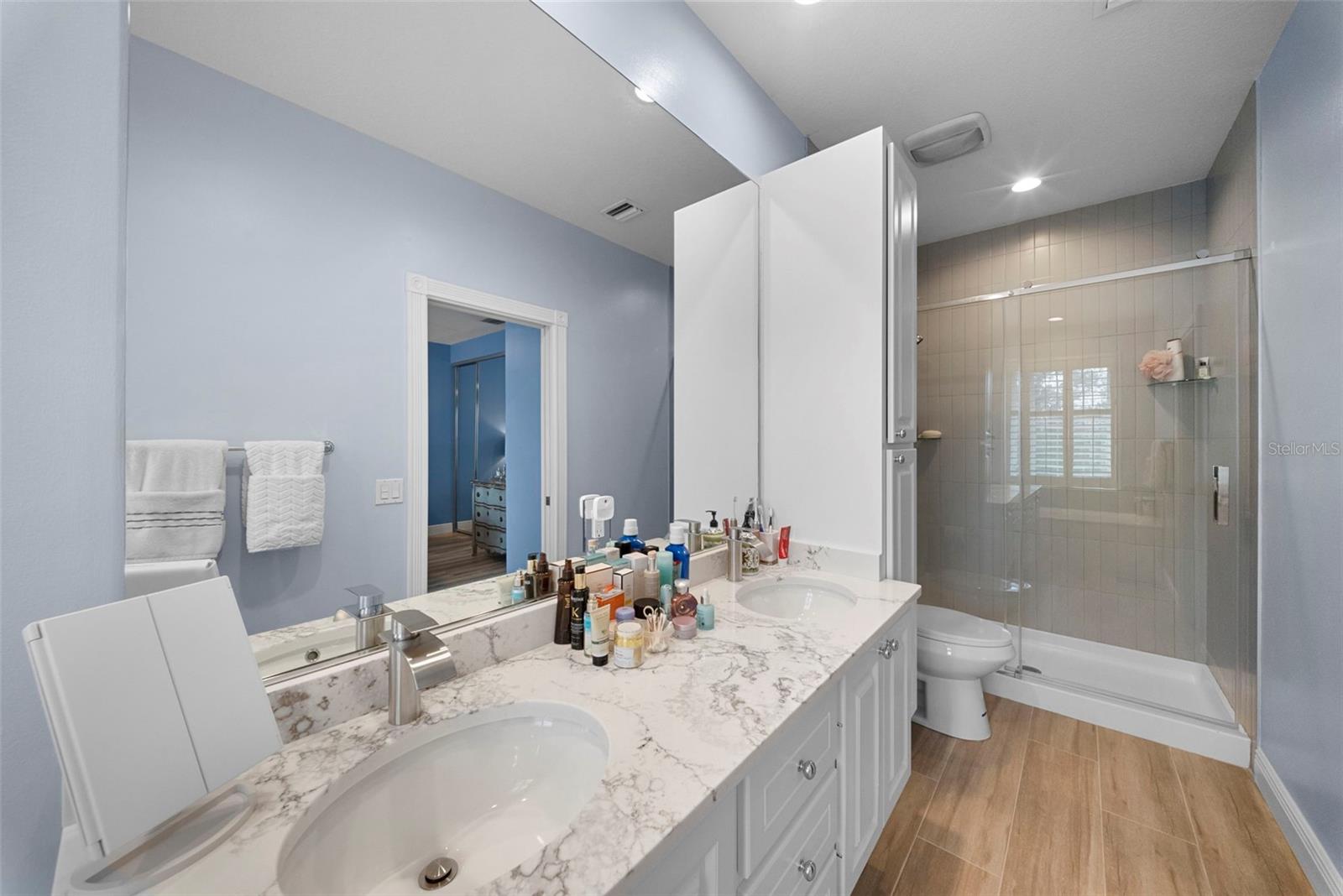 VILLAGEWALK - Residential