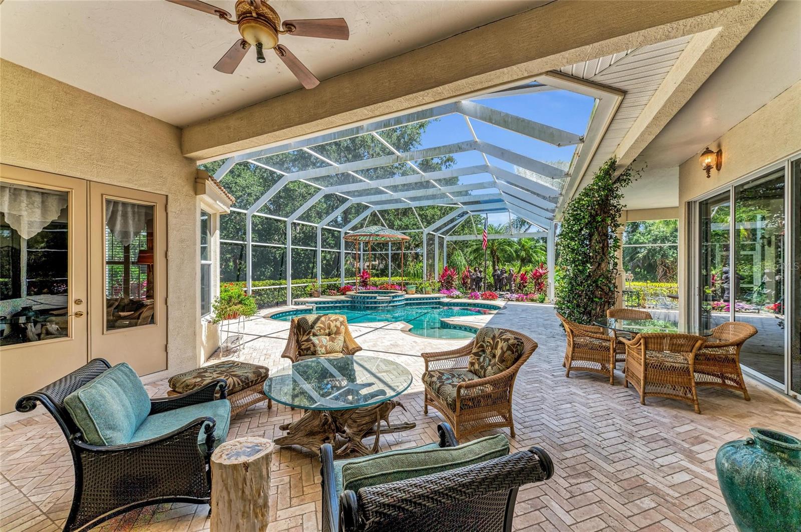 UNIVERSITY PARK - Residential