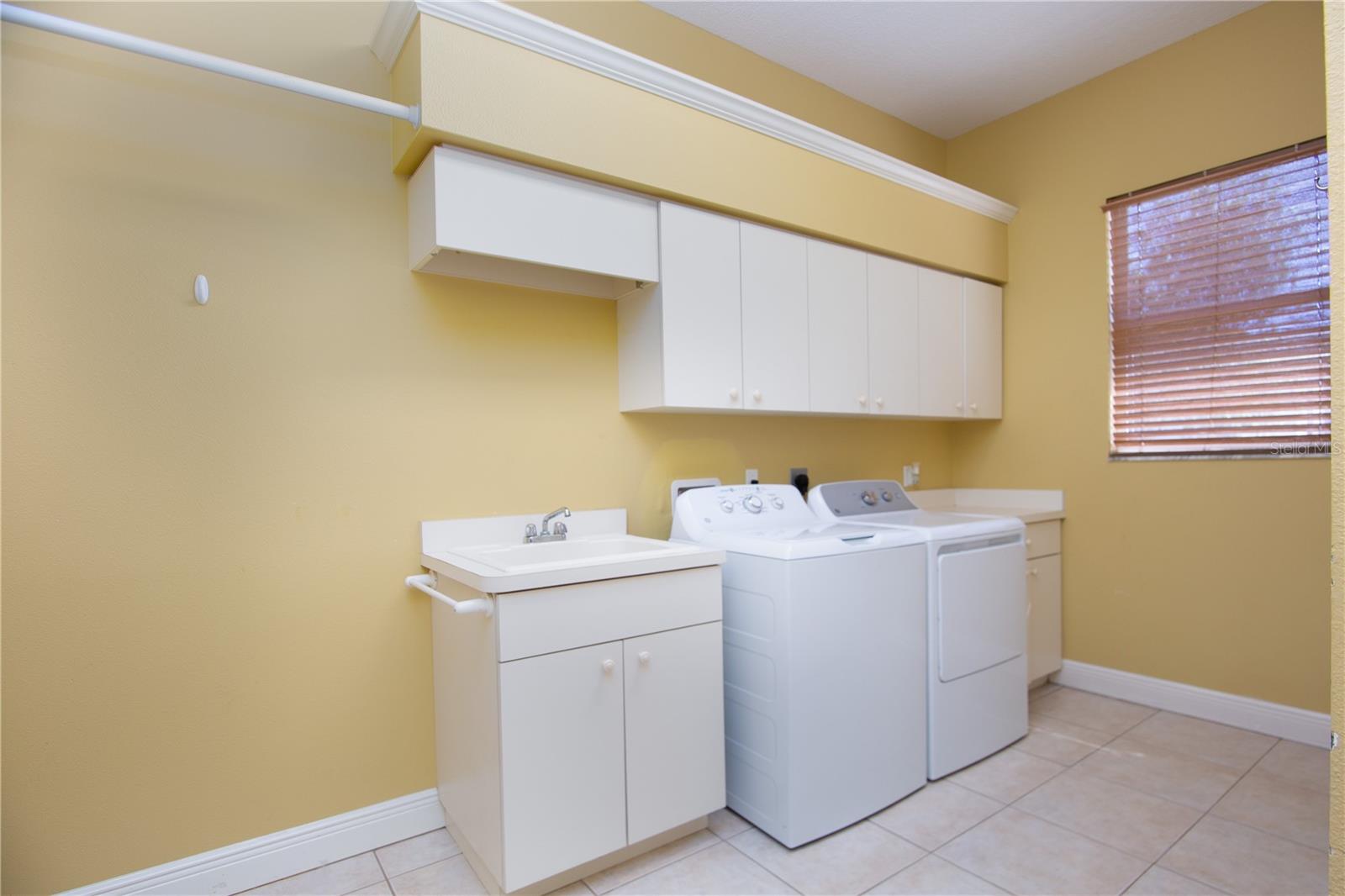 RIVER CLUB SOUTH SUBPHASE III - Residential Lease