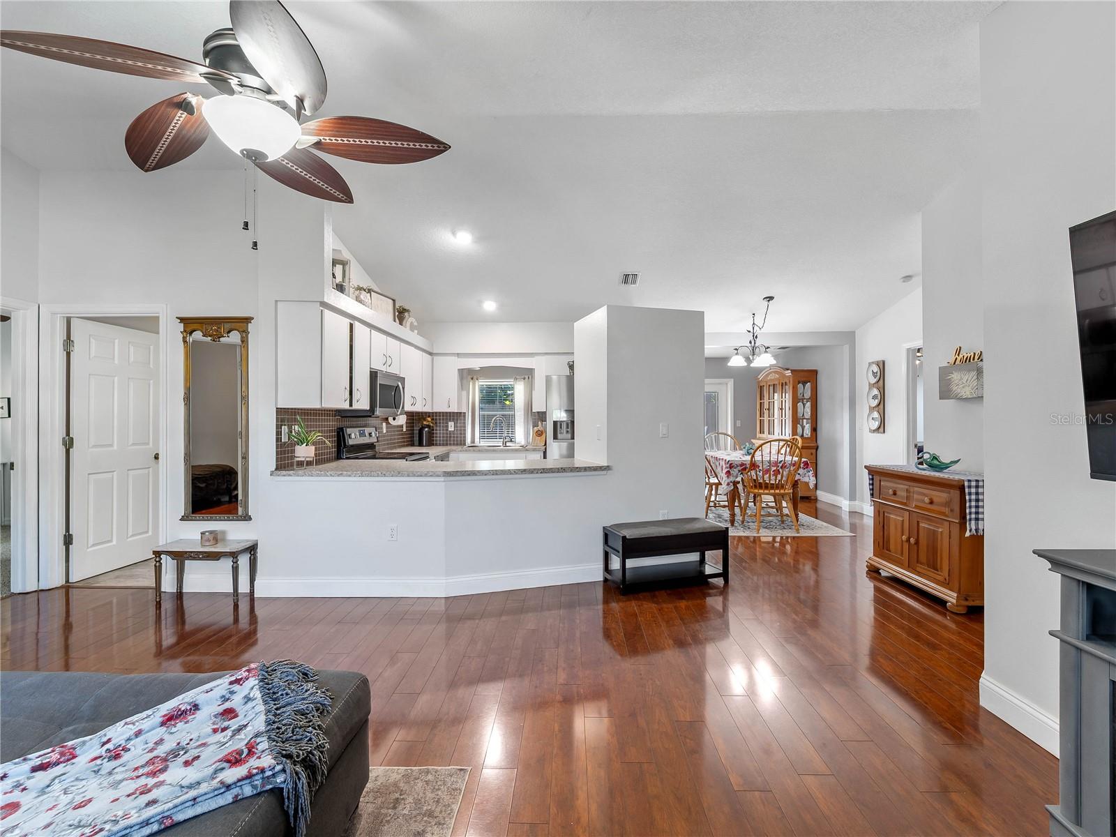 SOUTH VENICE - Residential