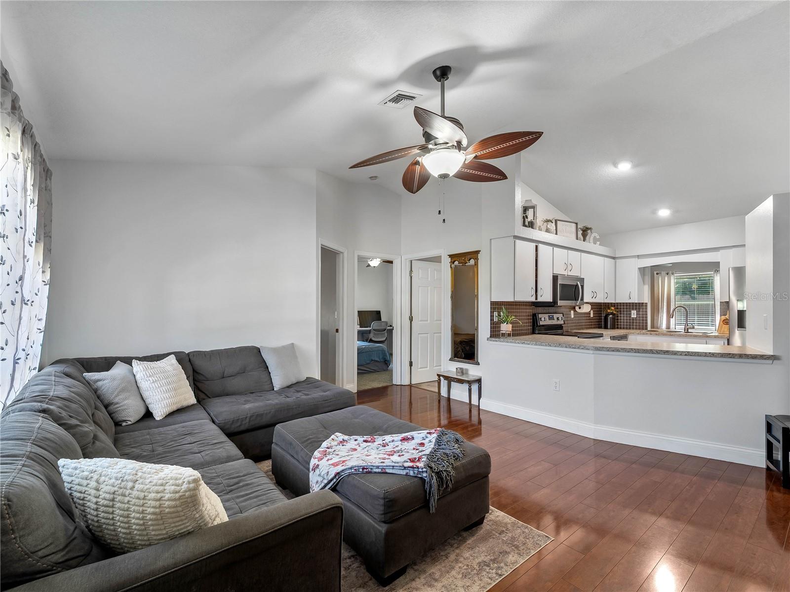 SOUTH VENICE - Residential