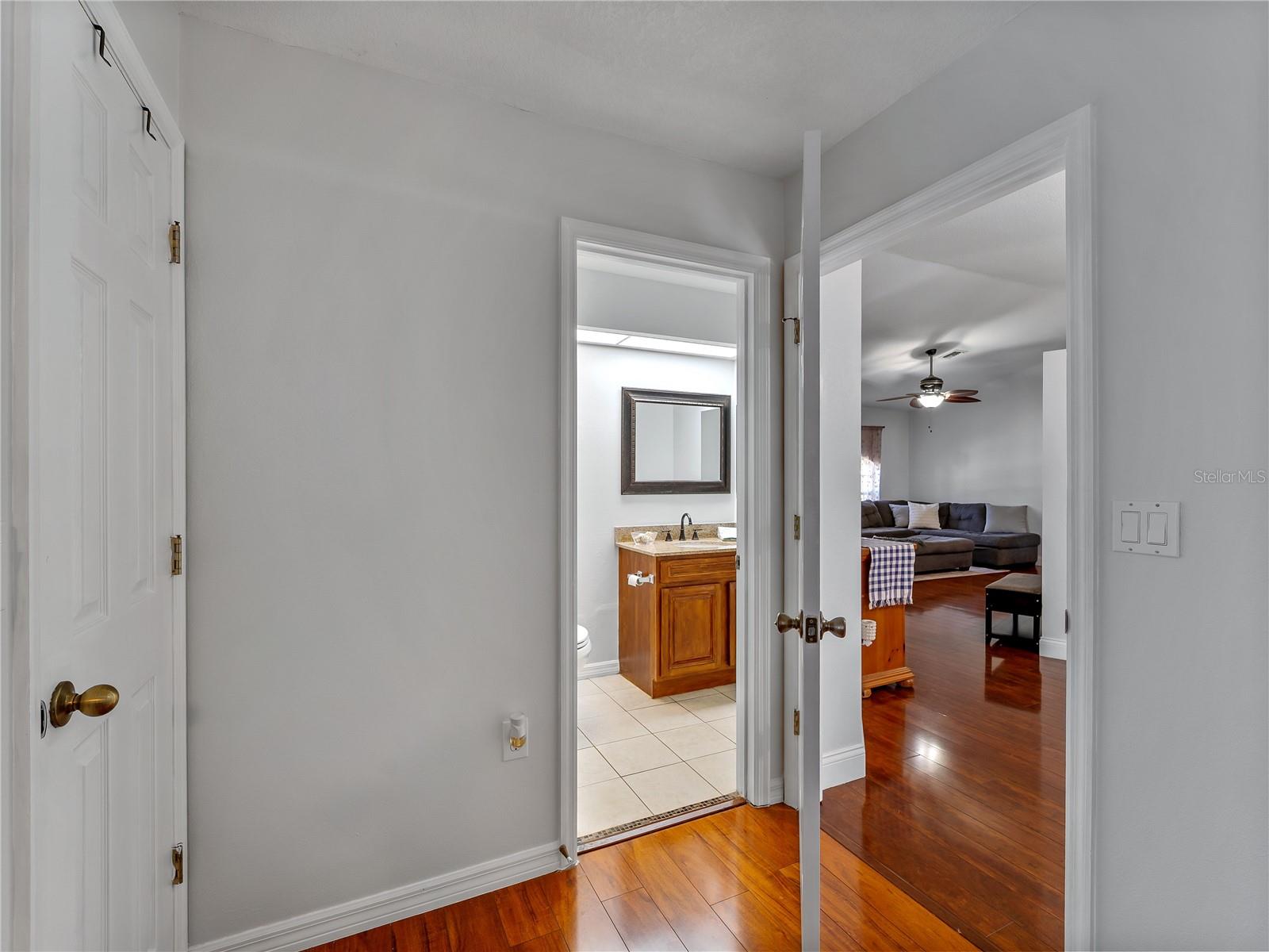 SOUTH VENICE - Residential
