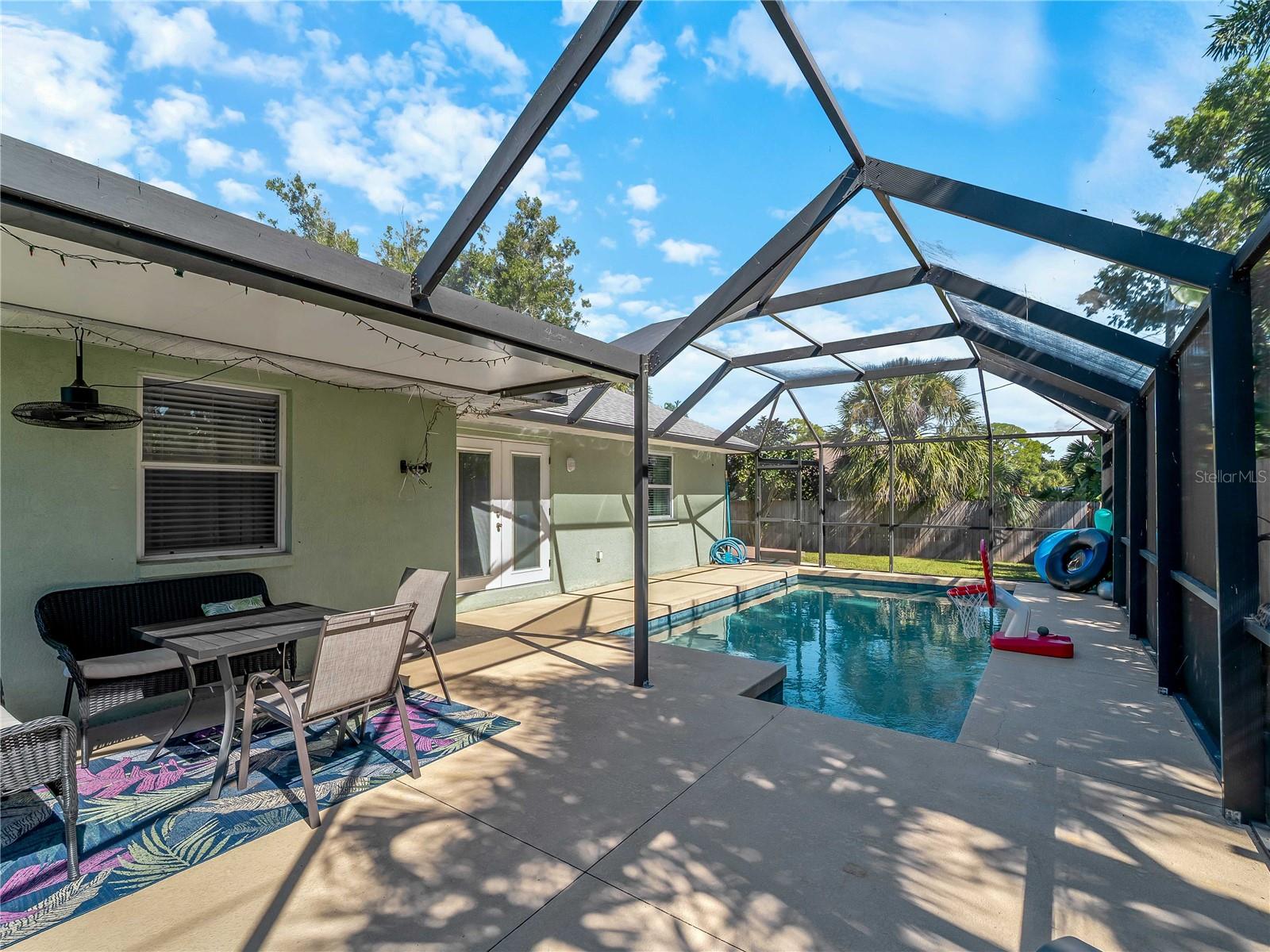 SOUTH VENICE - Residential