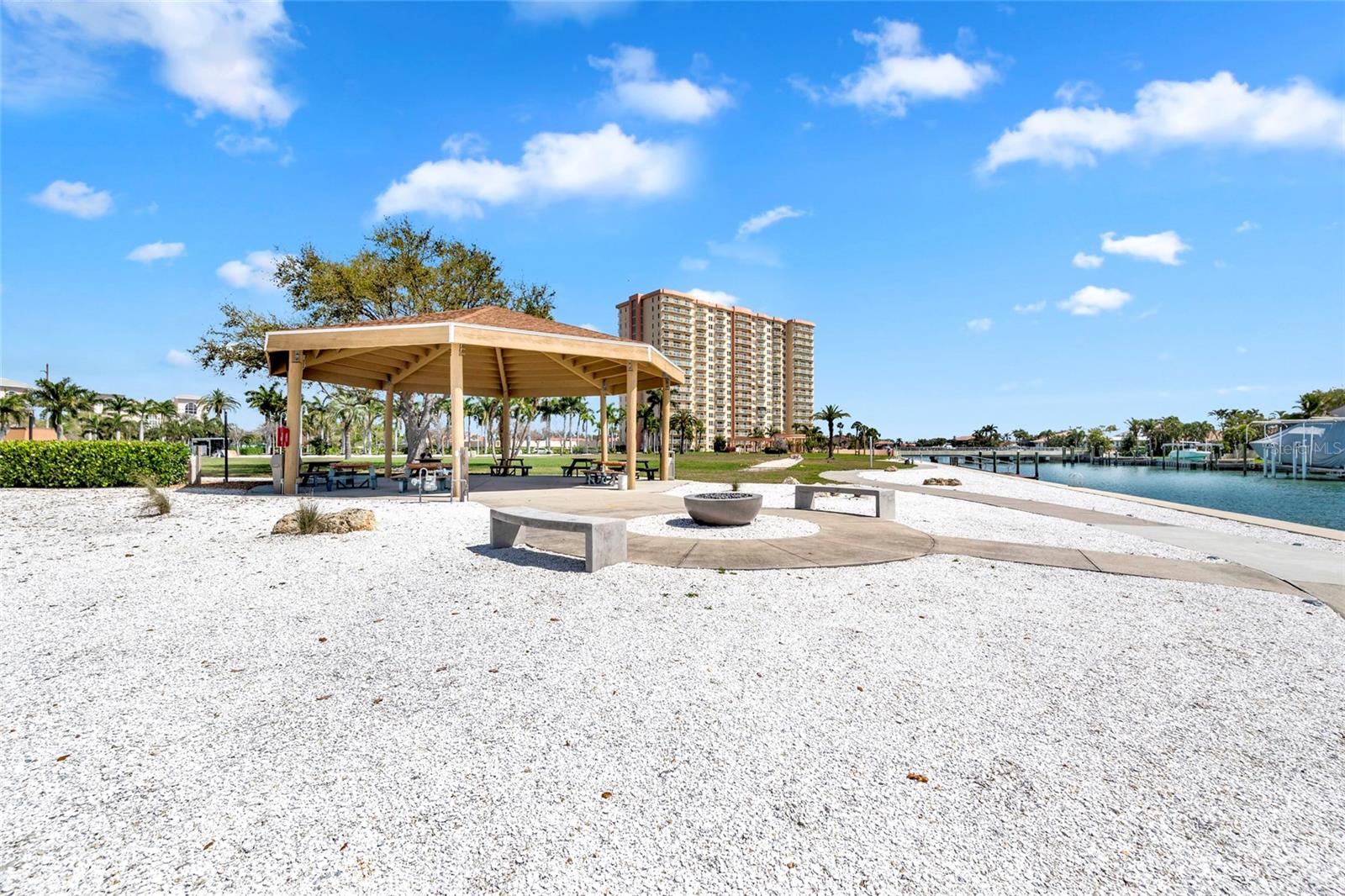 BAYWAY ISLES POINT BRITTANY SIX - Residential