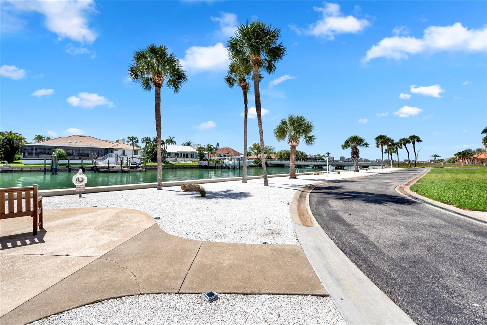 BAYWAY ISLES POINT BRITTANY SIX - Residential