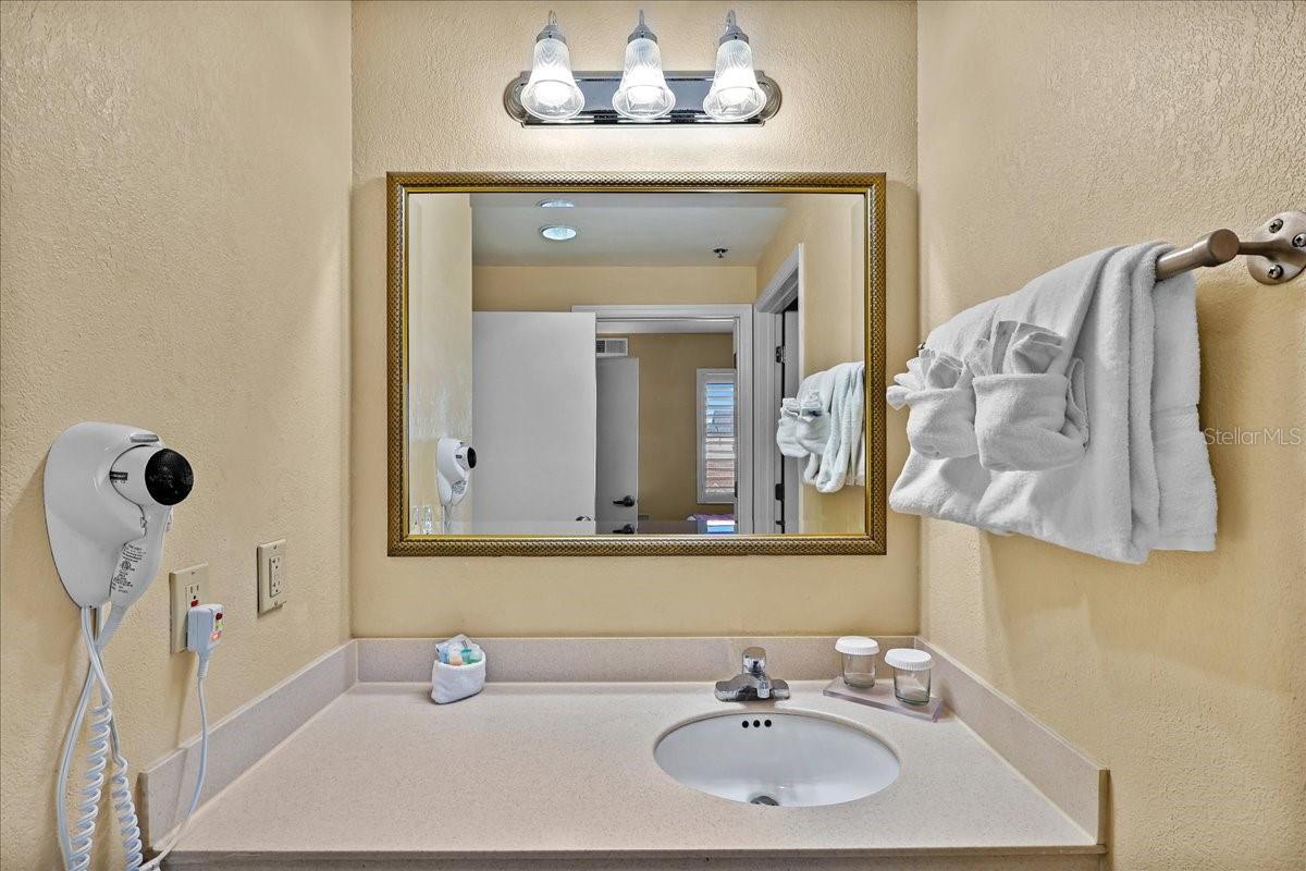 STAYSKY SUITES - Residential