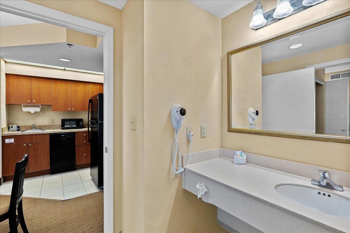 STAYSKY SUITES - Residential