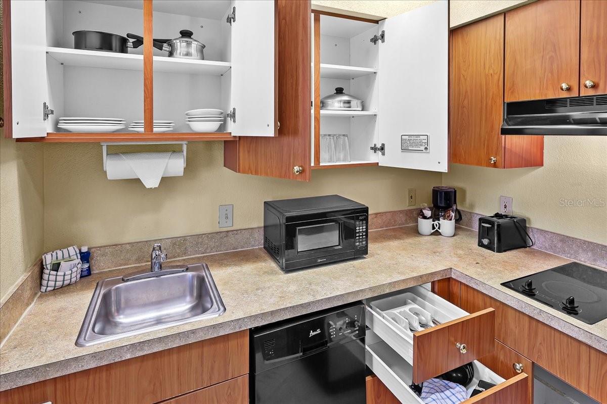 STAYSKY SUITES - Residential