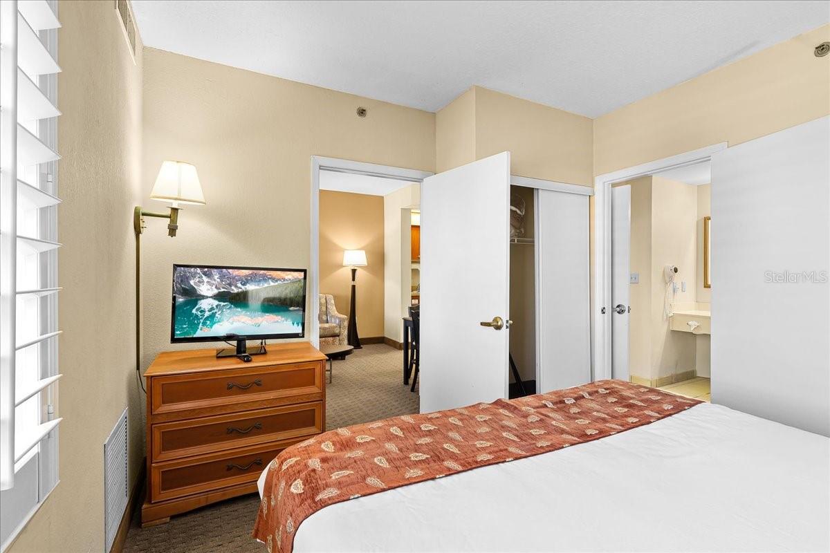 STAYSKY SUITES - Residential