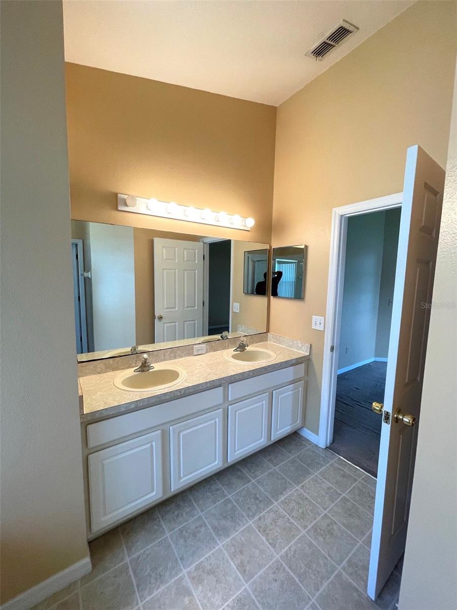 LEGACY PARK PH 03 - Residential Lease