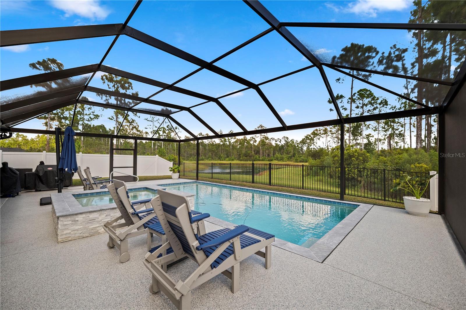 2453 GLADE LANE