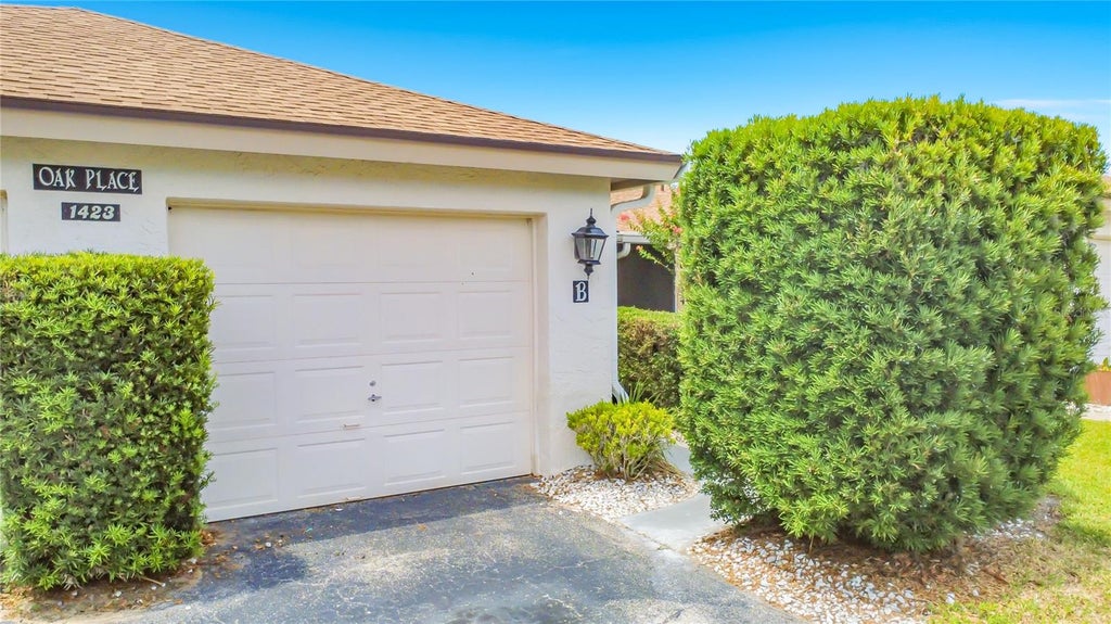 Photo of 1423 Oak Place #B, Apopka, FL 32712 (MLS # G5113649)