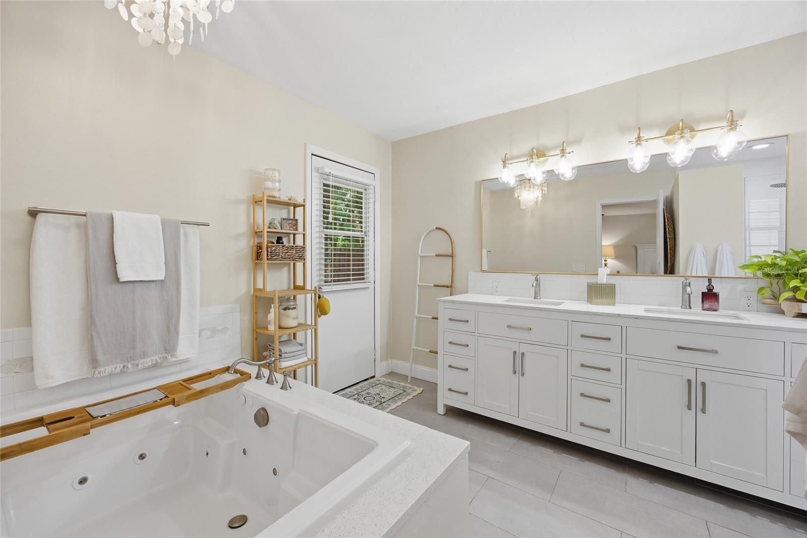 CRESTWOOD EAST - Residential