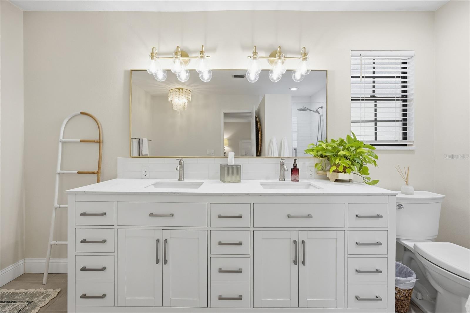 CRESTWOOD EAST - Residential