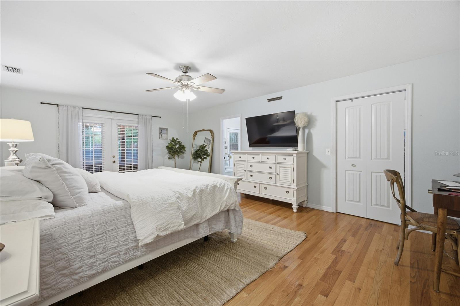 CRESTWOOD EAST - Residential