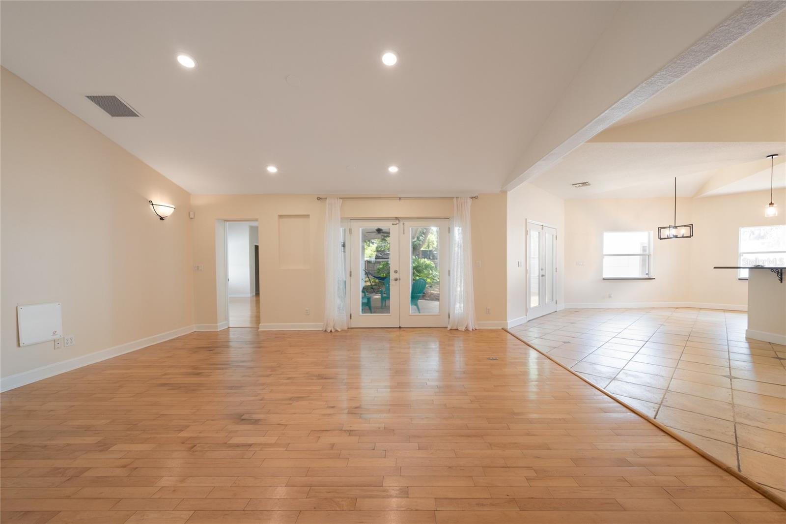 UNIVERSITY HEIGHTS - Residential