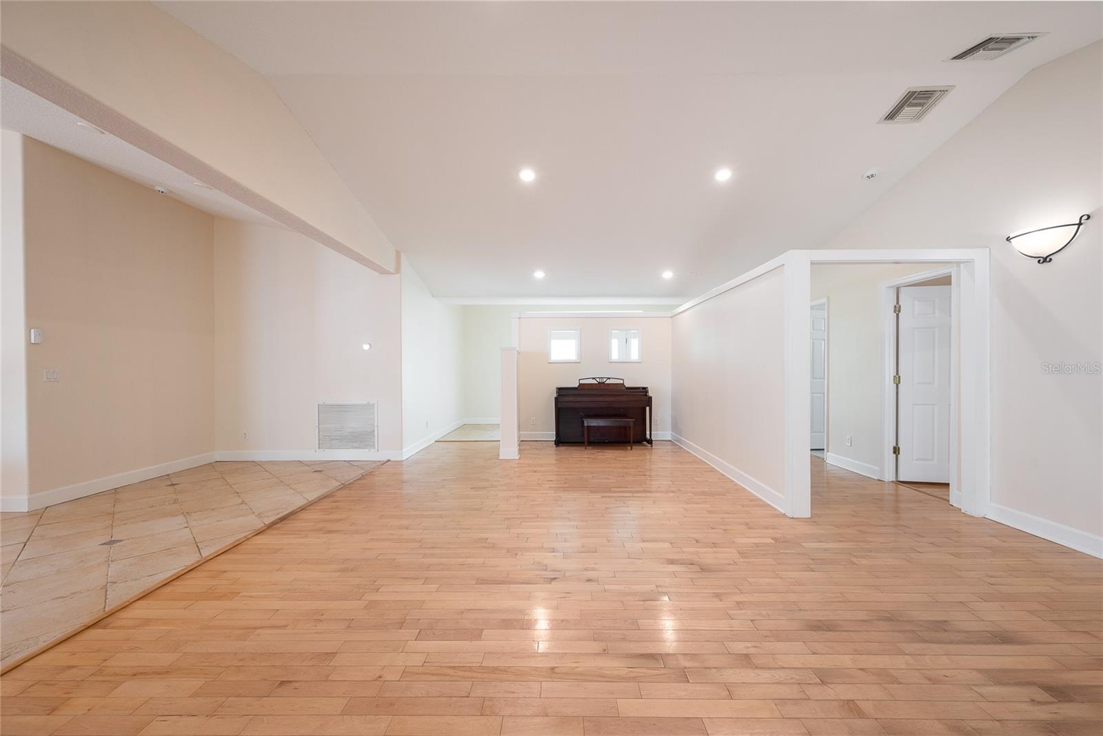 UNIVERSITY HEIGHTS - Residential