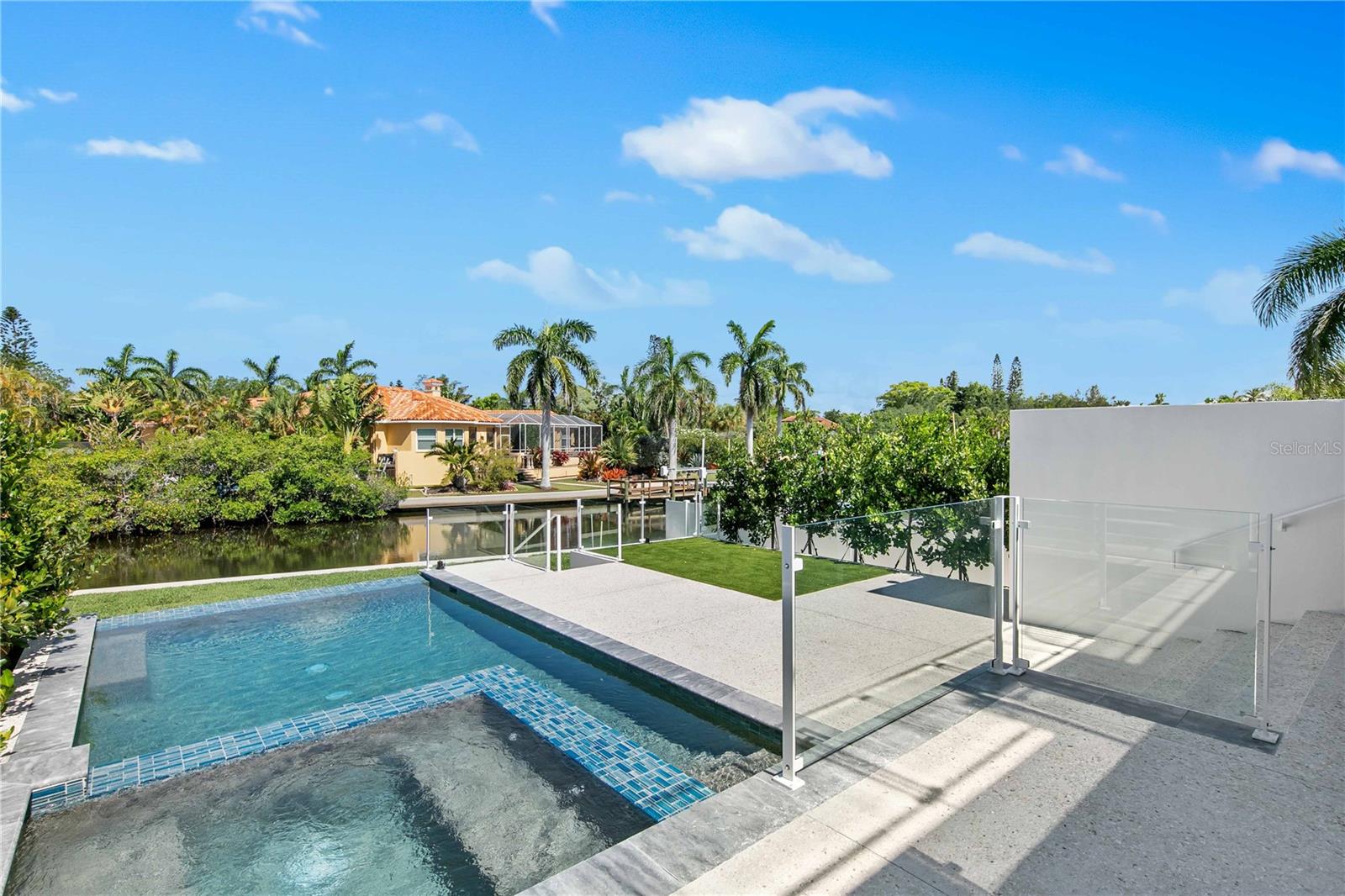 SARASOTA BEACH - Residential