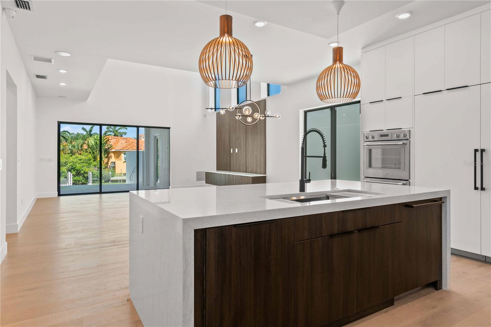 SARASOTA BEACH - Residential