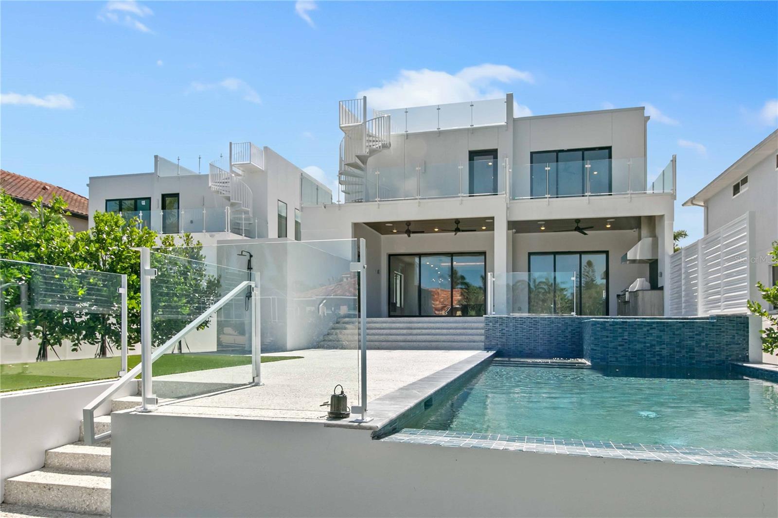 SARASOTA BEACH - Residential