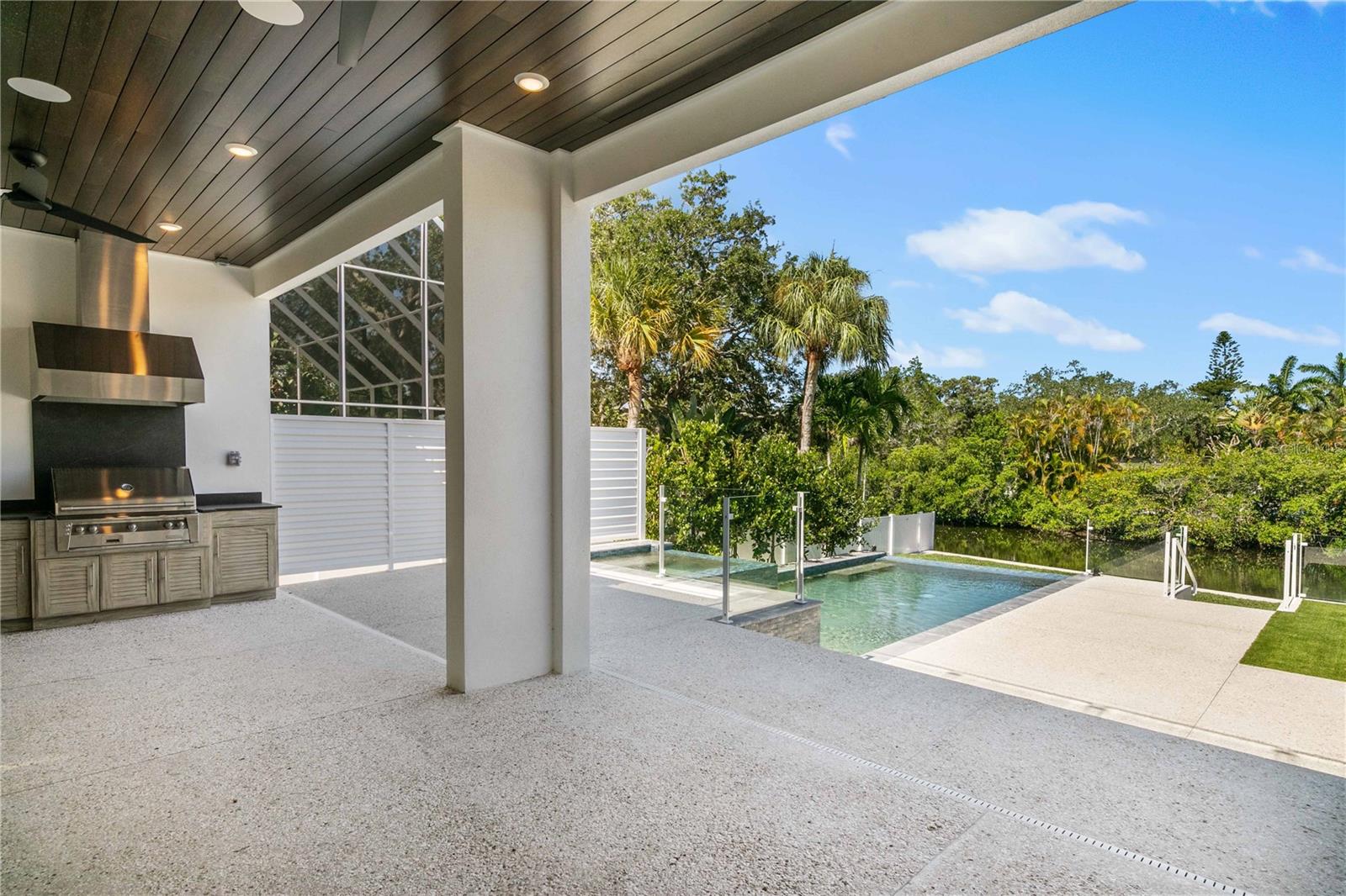 SARASOTA BEACH - Residential