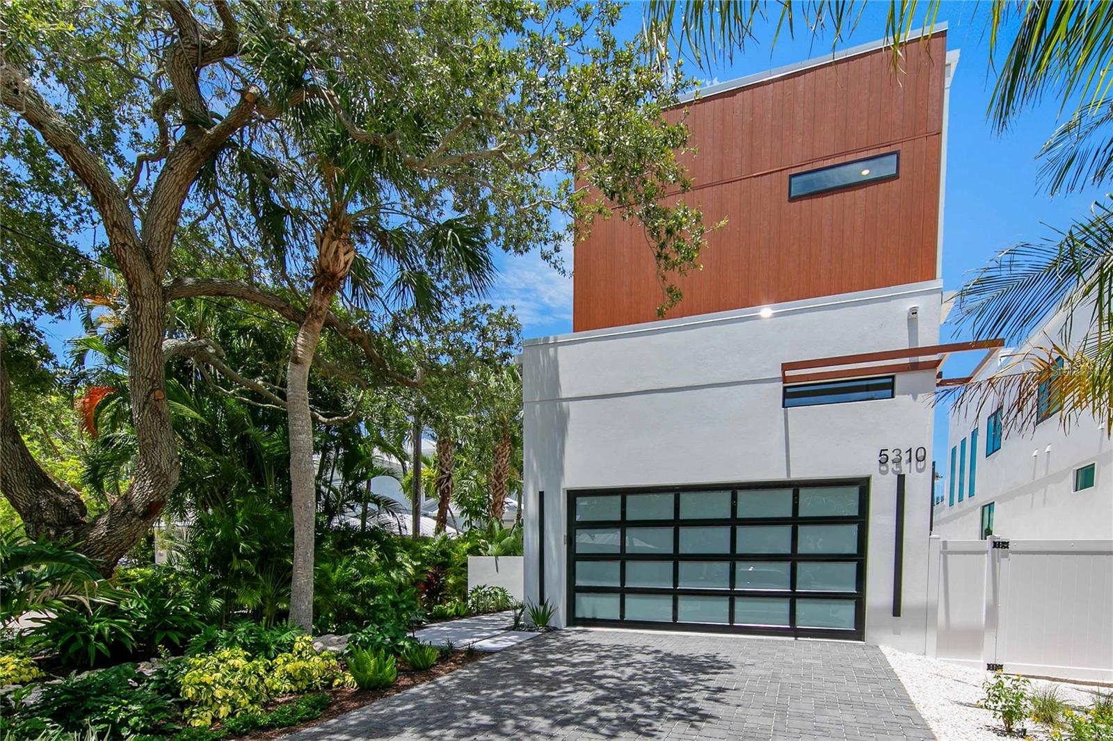 SARASOTA BEACH - Residential