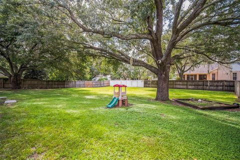 A home in VALRICO